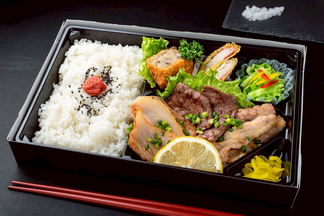 3種の炭焼き弁当(牛ハラミ・せせり・トントロ)